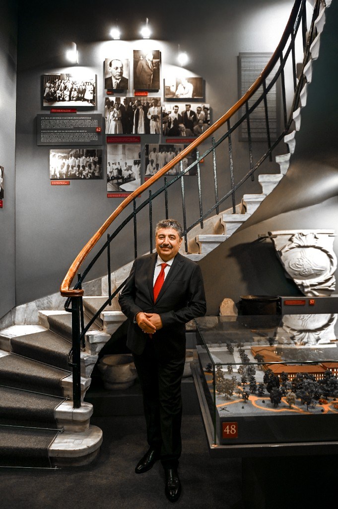 Prof. Dr. Adem Akçakaya müze alanında