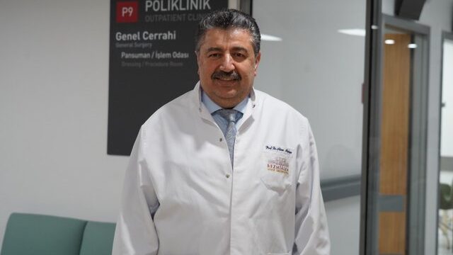 Corona kahramanlarına alkışla yetinin